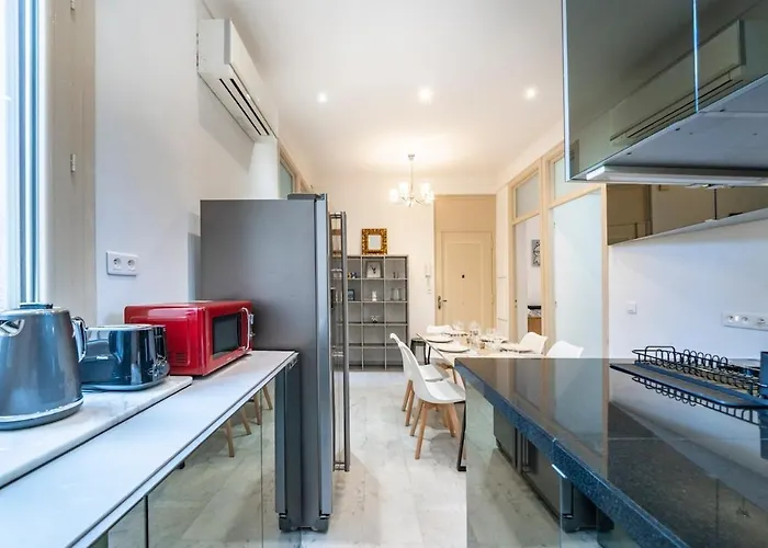 Monte Carlo Monaco Border, Hypercenter, Familly Friendly Appartement *